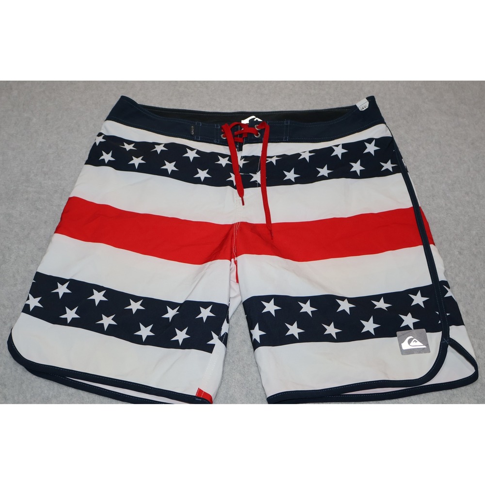 Quiksilver Board Shorts Men 34 White Stars Stripes Americana Patriotic Swim